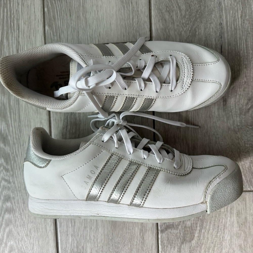 Adidas Samoa white Sneakers 8.5